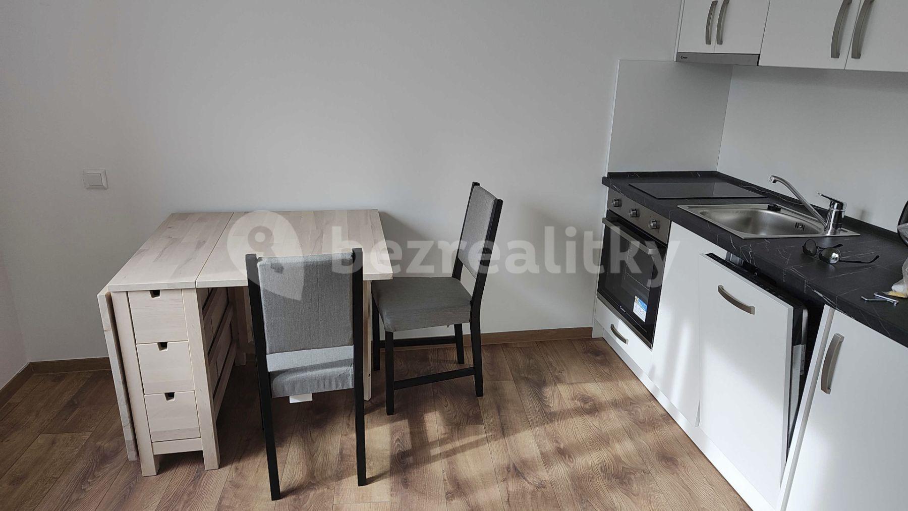 Pronájem bytu 1+kk 22 m², Suchdolské náměstí, Praha, Praha