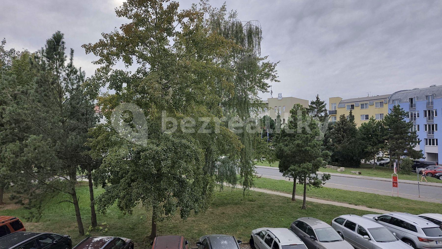 Pronájem bytu 1+kk 22 m², Suchdolské náměstí, Praha, Praha