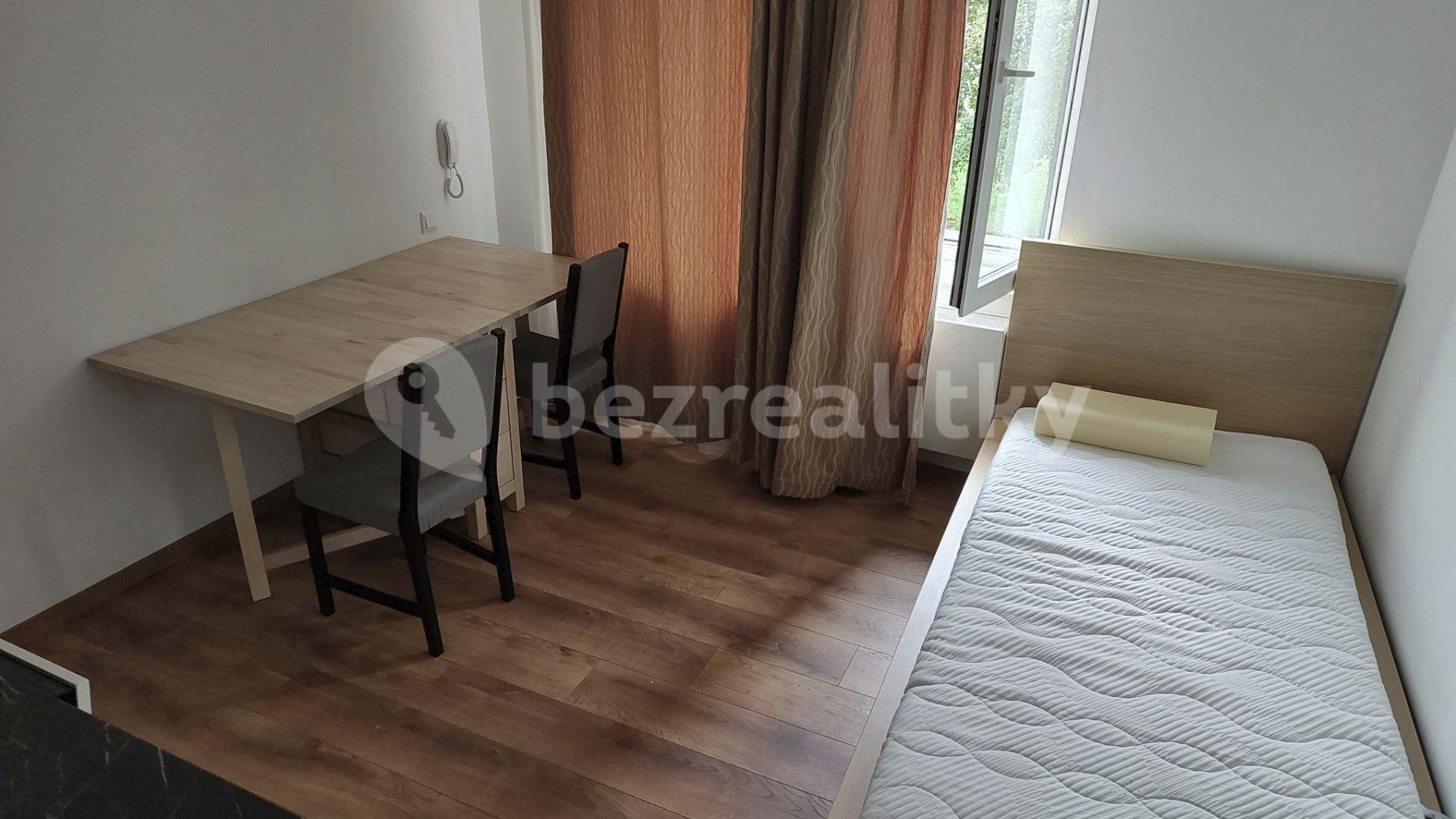 Pronájem bytu 1+kk 22 m², Suchdolské náměstí, Praha, Praha