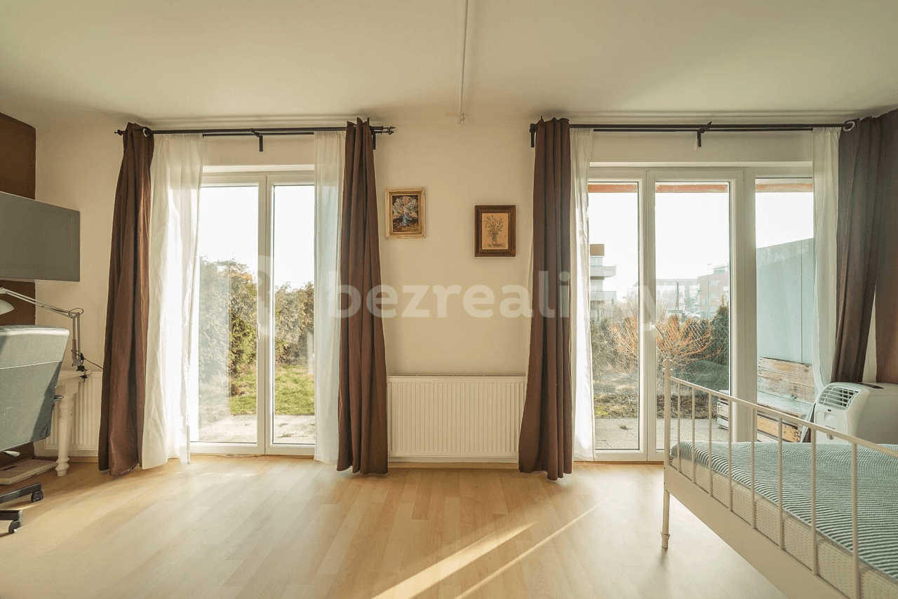 Pronájem bytu 1+kk 37 m², Penízovková, Praha, Praha