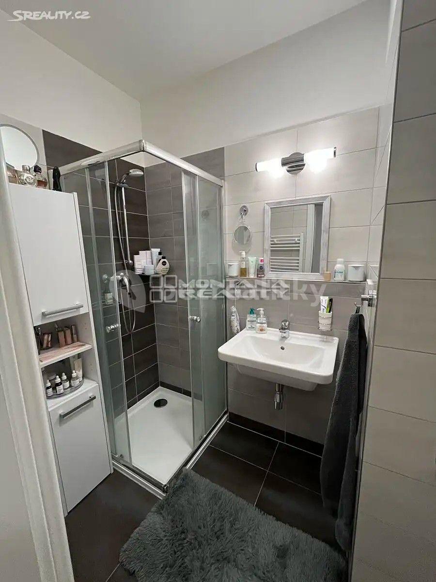 Pronájem bytu 1+kk 32 m², Janského, Olomouc, Olomoucký kraj