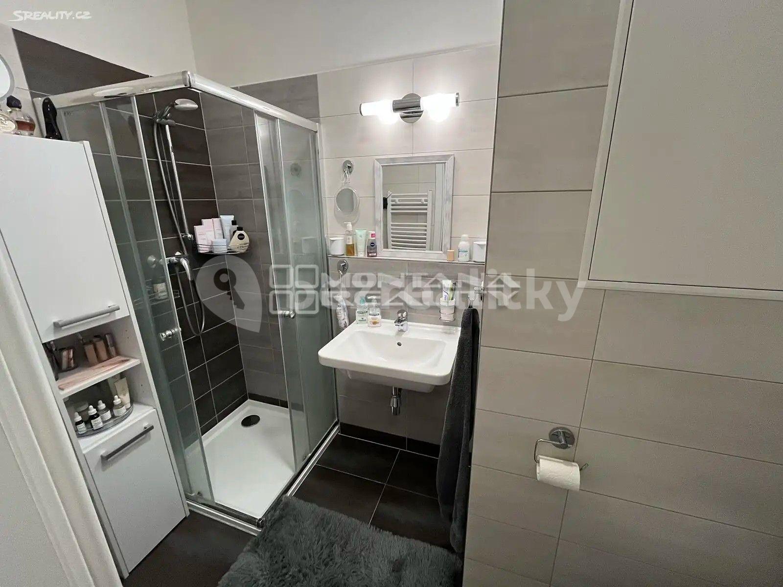 Pronájem bytu 1+kk 32 m², Janského, Olomouc, Olomoucký kraj