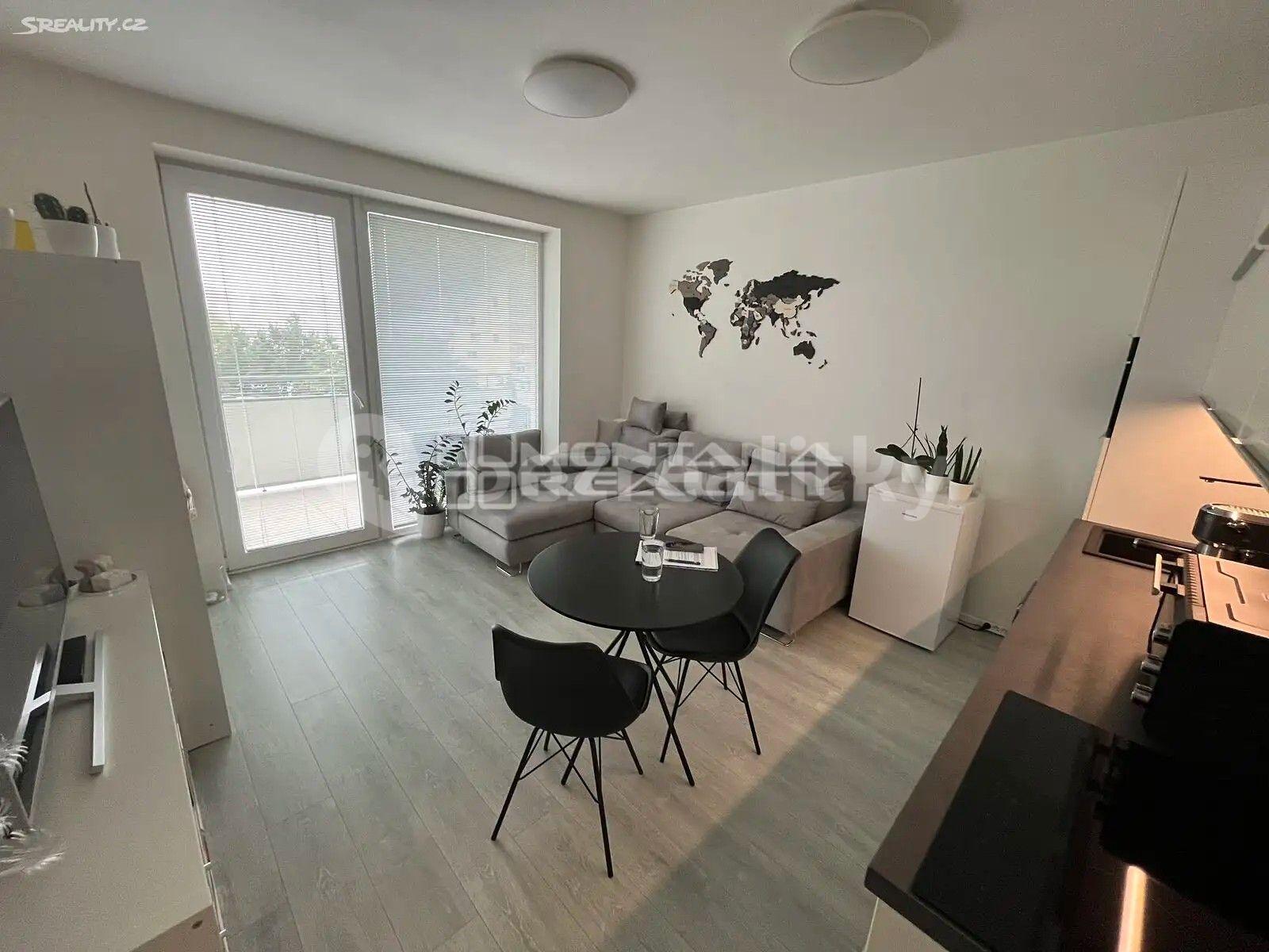 Pronájem bytu 1+kk 32 m², Janského, Olomouc, Olomoucký kraj