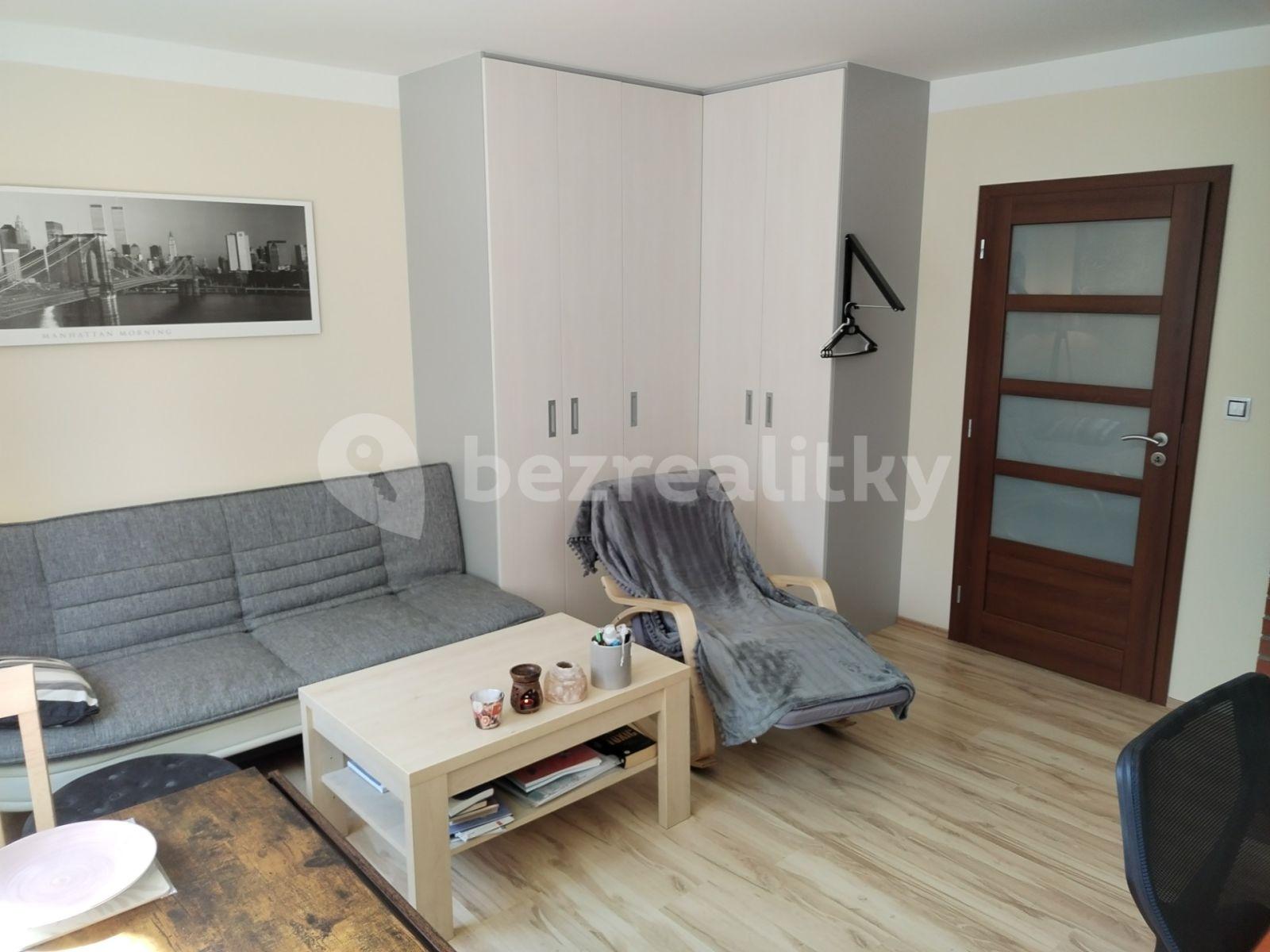 Pronájem bytu 2+1 40 m², Na Hranicích, Praha, Praha