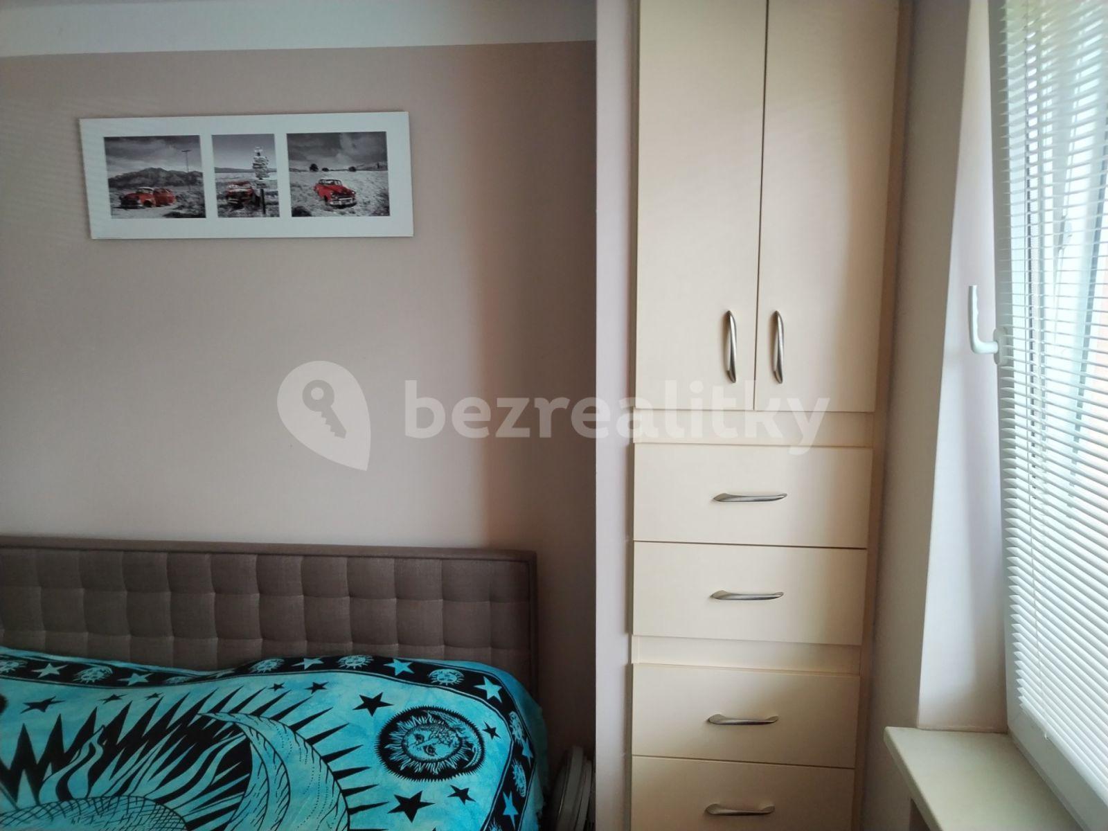 Pronájem bytu 2+1 40 m², Na Hranicích, Praha, Praha