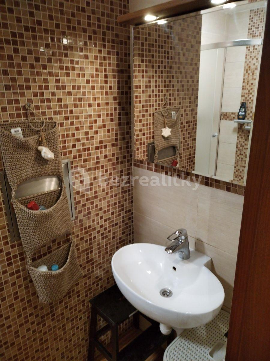 Pronájem bytu 2+1 40 m², Na Hranicích, Praha, Praha