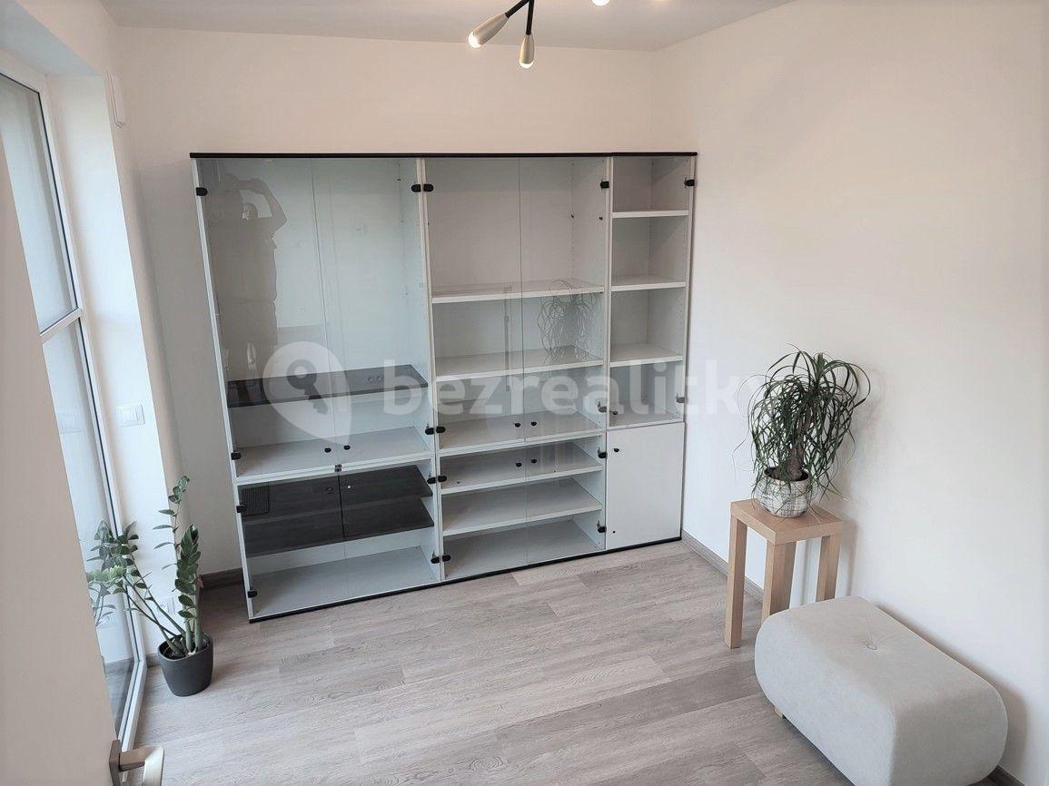 Pronájem bytu 3+kk 73 m², Nad Rybníkem, Herink, Středočeský kraj