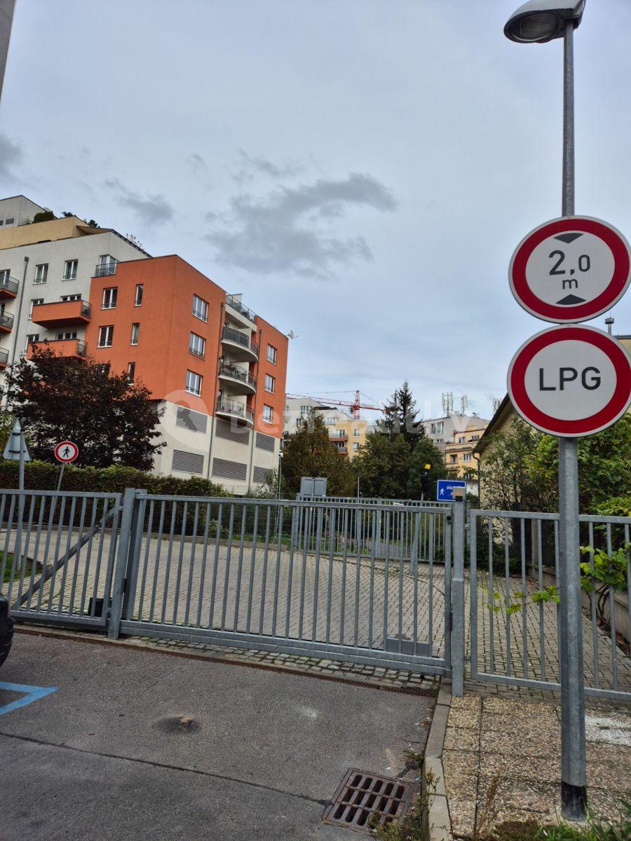 Prodej garáže 12 m², Plzeňská, Praha, Praha