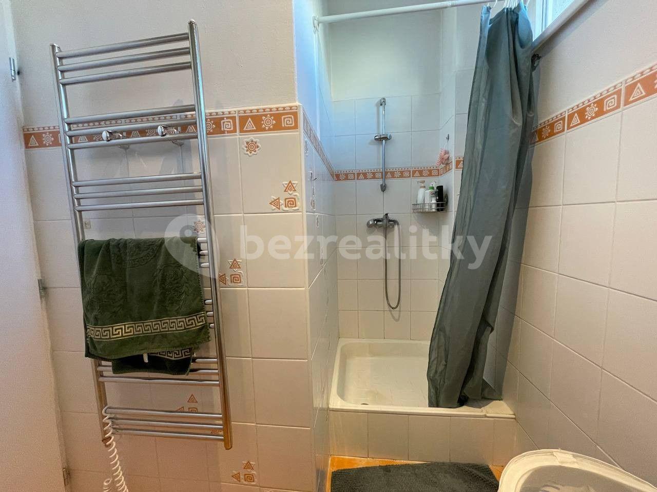 Pronájem bytu 2+kk 35 m², Osadní, Praha, Praha