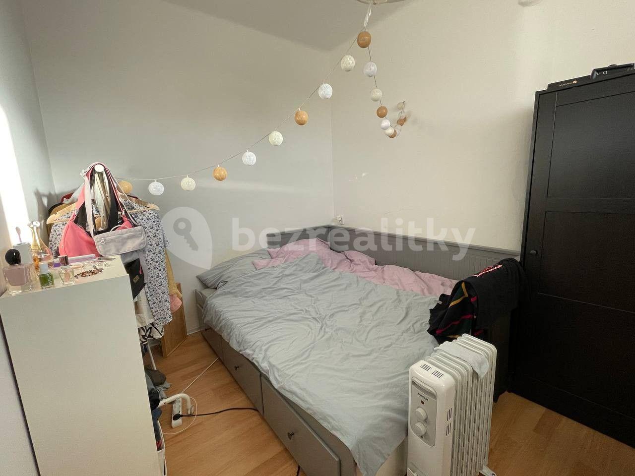 Pronájem bytu 2+kk 35 m², Osadní, Praha, Praha