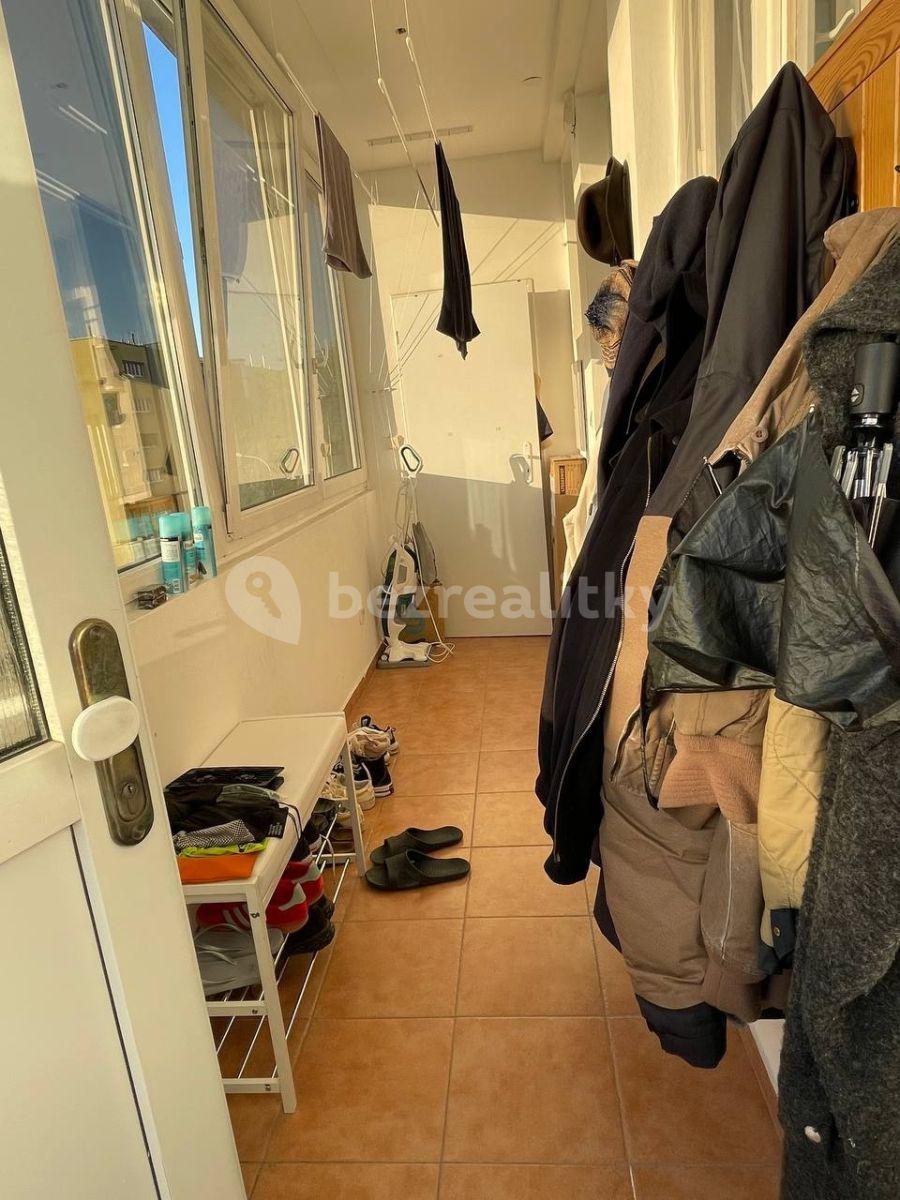 Pronájem bytu 2+kk 35 m², Osadní, Praha, Praha