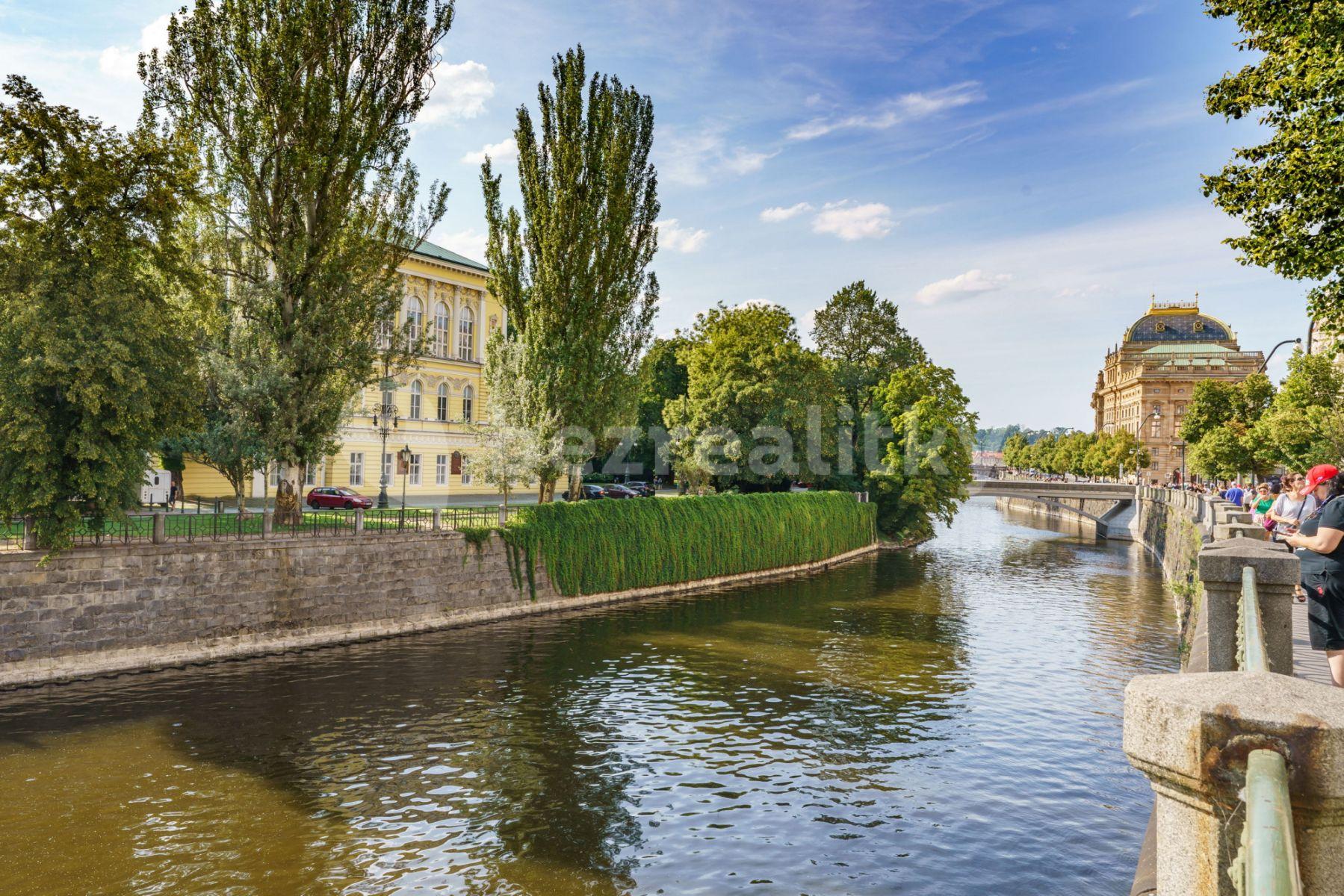 Pronájem bytu 1+1 28 m², Vojtěšská, Praha, Praha