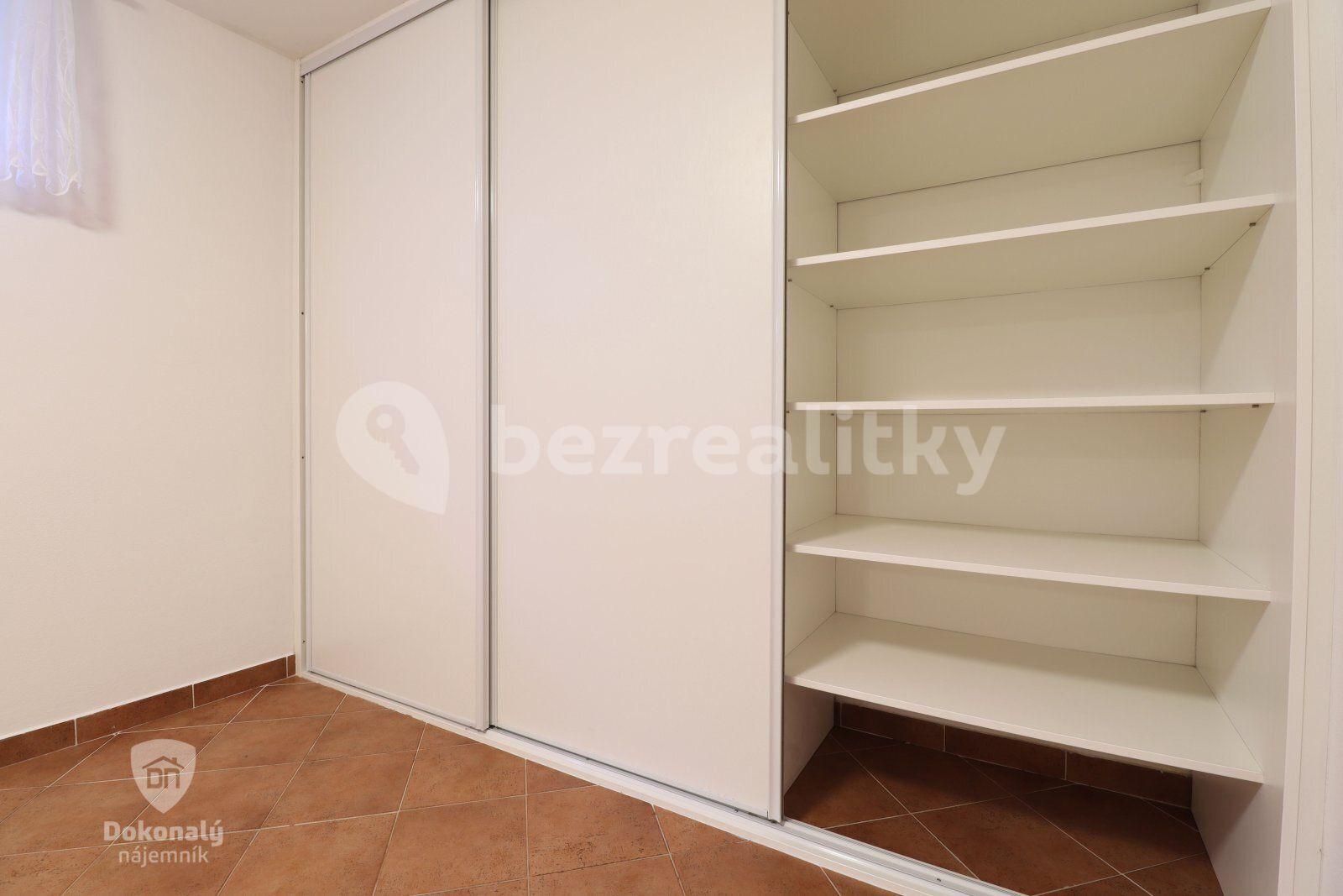 Pronájem bytu 1+kk 33 m², K náměstí, Praha, Praha