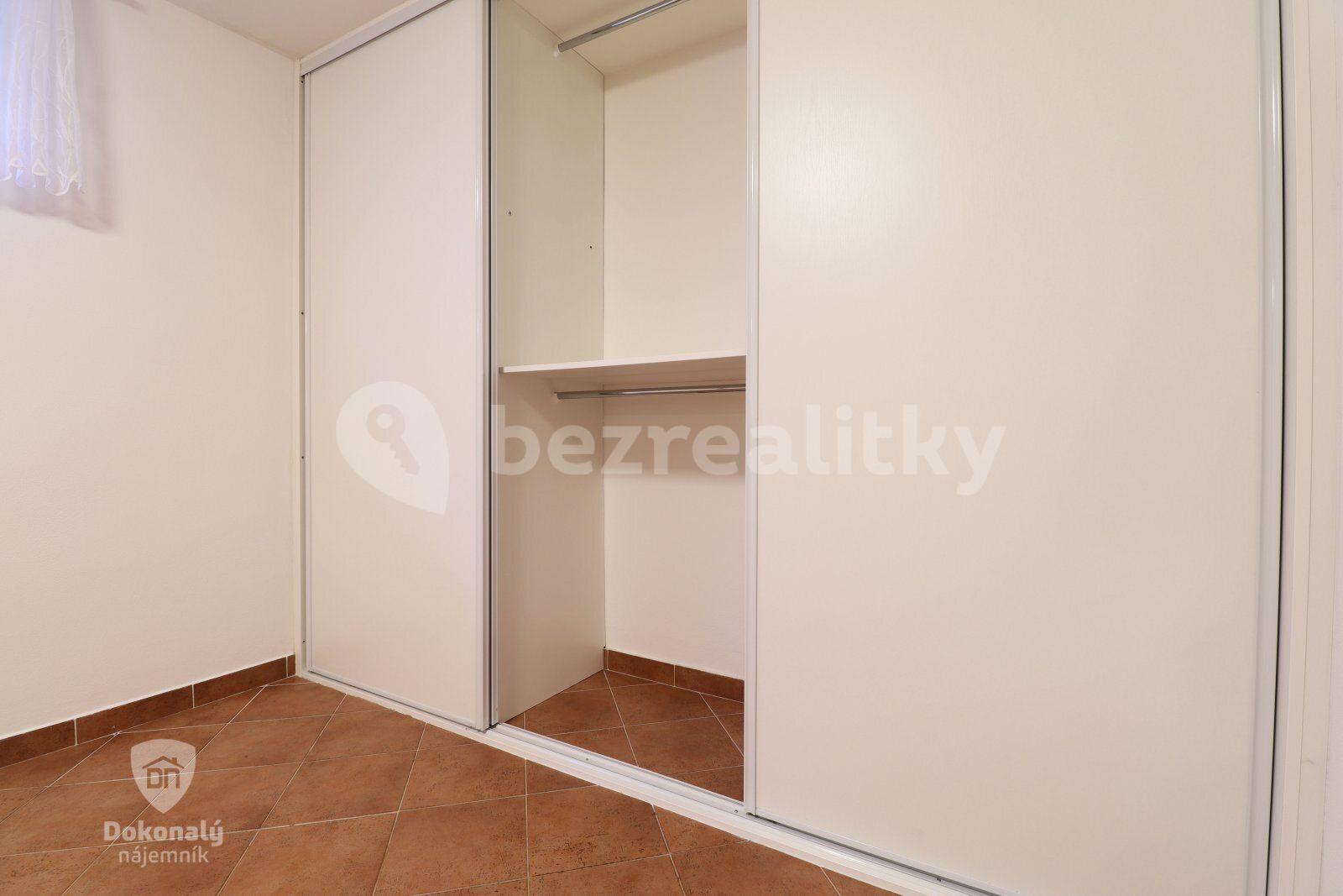 Pronájem bytu 1+kk 33 m², K náměstí, Praha, Praha