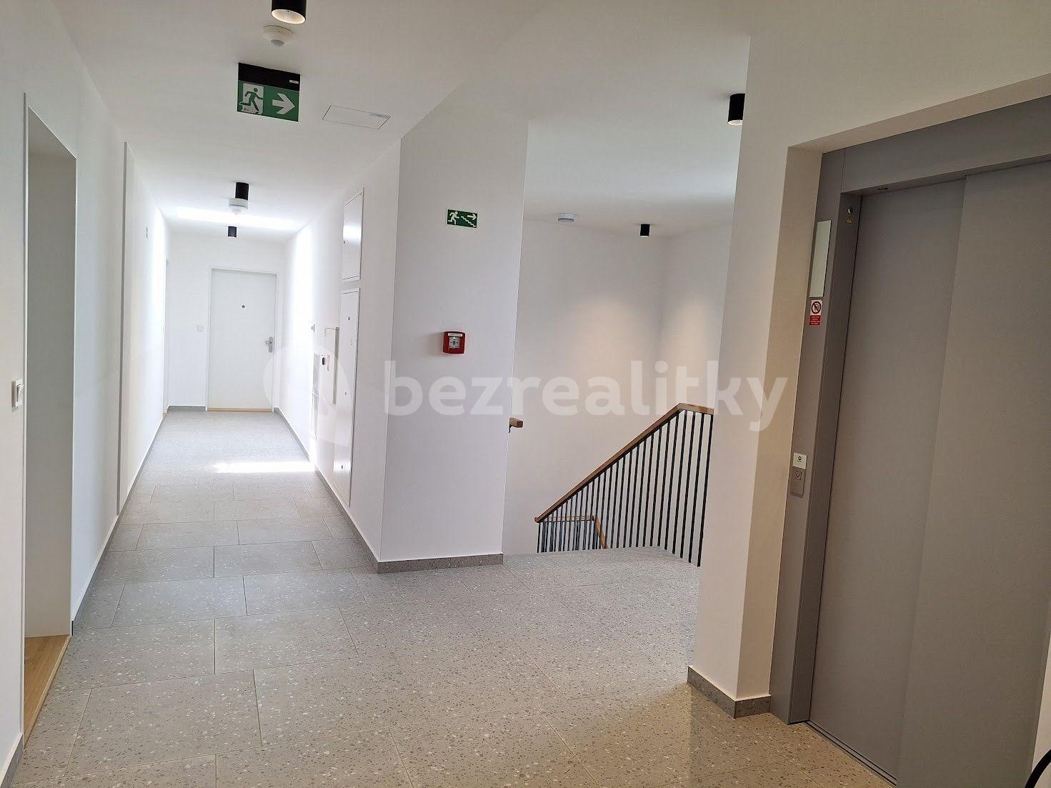 Pronájem bytu 2+kk 53 m², Armády, Praha, Praha