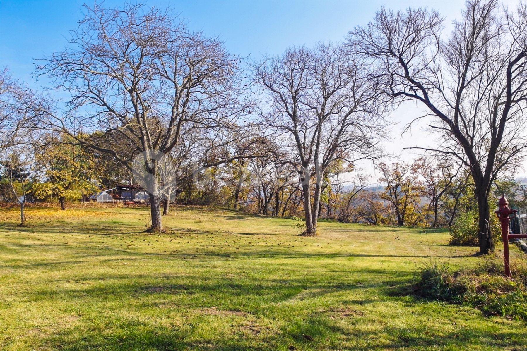 Prodej pozemku 1.347 m², U Křížku, Husinec, Středočeský kraj