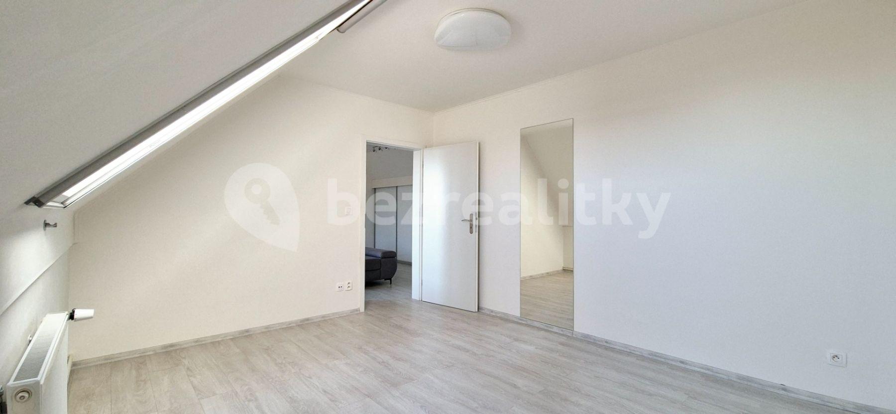 Pronájem bytu 3+kk 69 m², Kubišova, Nehvizdy, Středočeský kraj