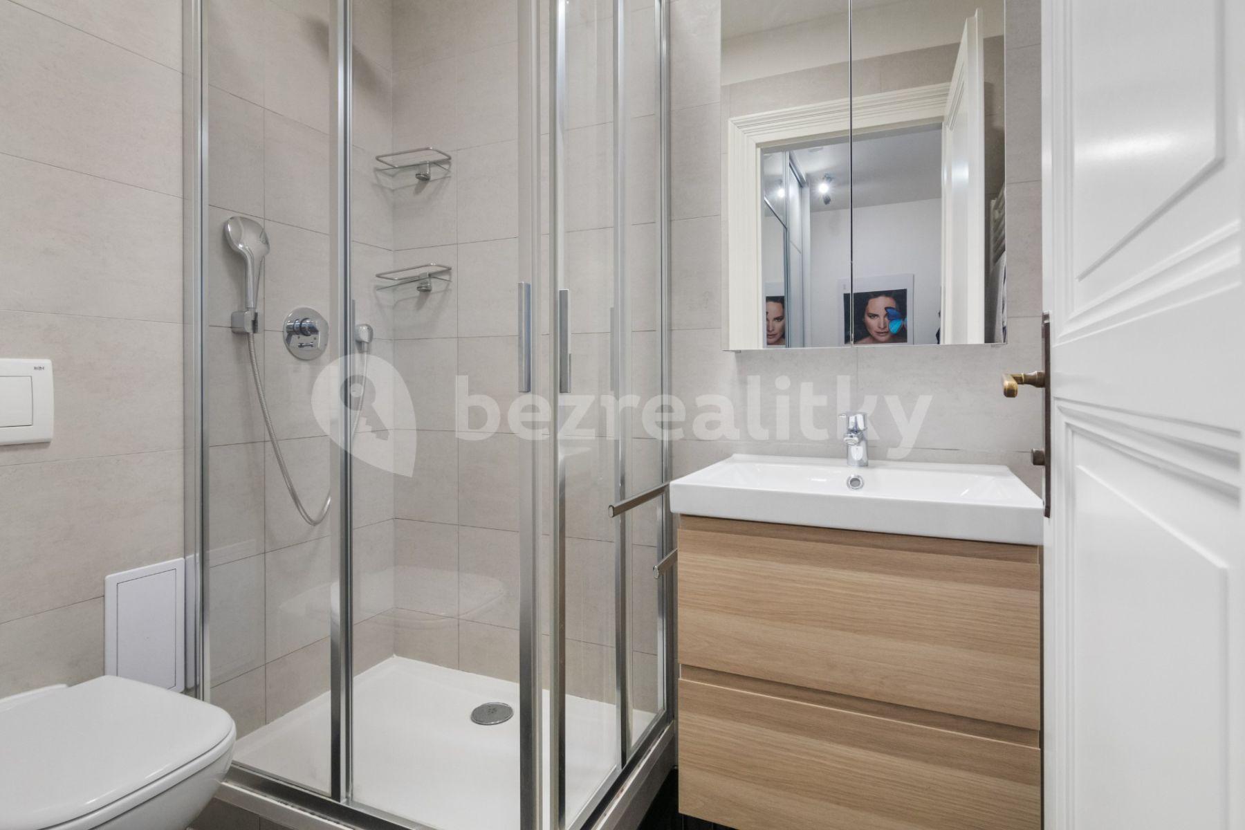 Pronájem bytu 1+kk 37 m², Korunovační, Praha, Praha