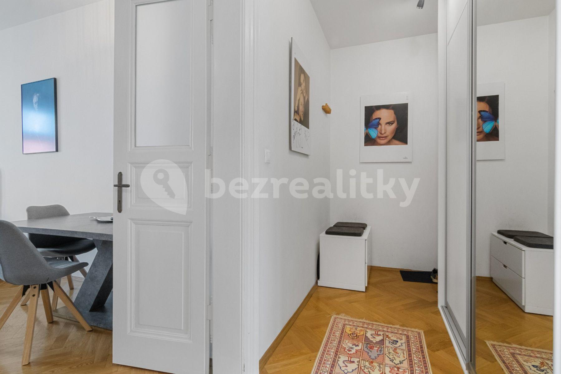 Pronájem bytu 1+kk 37 m², Korunovační, Praha, Praha