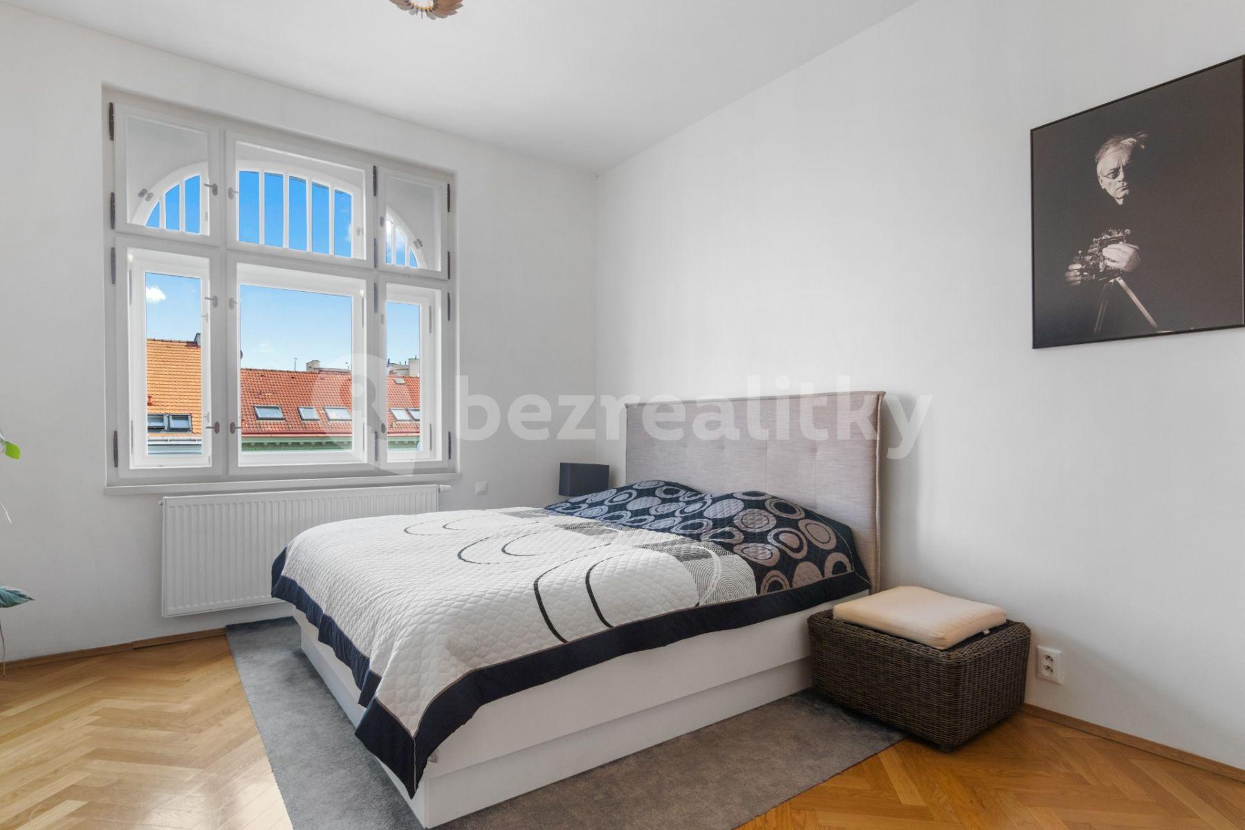 Pronájem bytu 1+kk 37 m², Korunovační, Praha, Praha