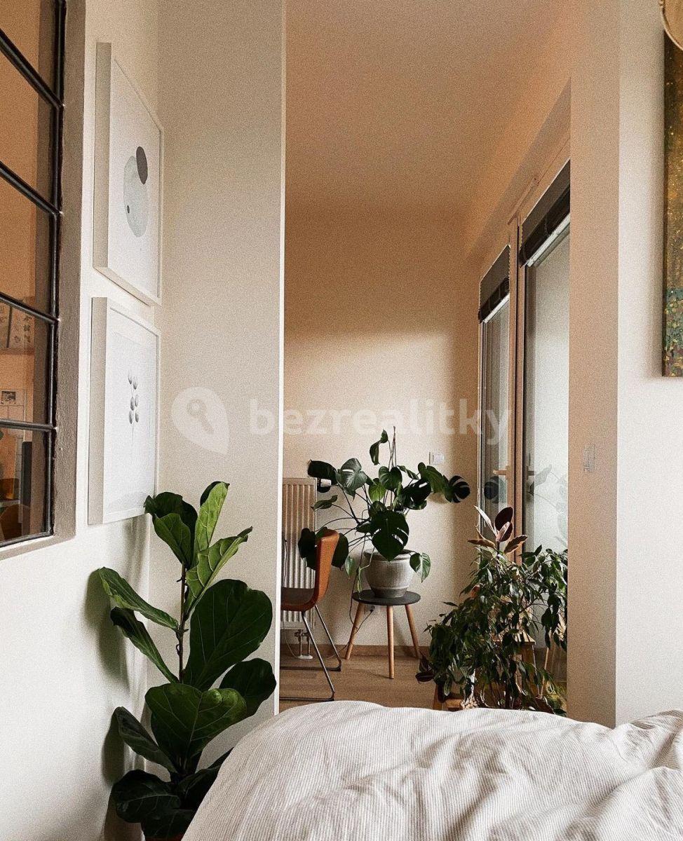 Pronájem bytu 1+kk 39 m², Olgy Havlové, Praha, Praha