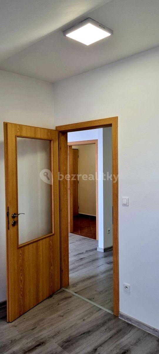 Pronájem bytu 2+1 55 m², náměstí Míru, Fryšták, Zlínský kraj