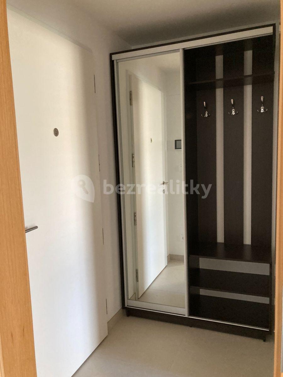 Pronájem bytu 1+kk 34 m², Šenácká, Praha, Praha