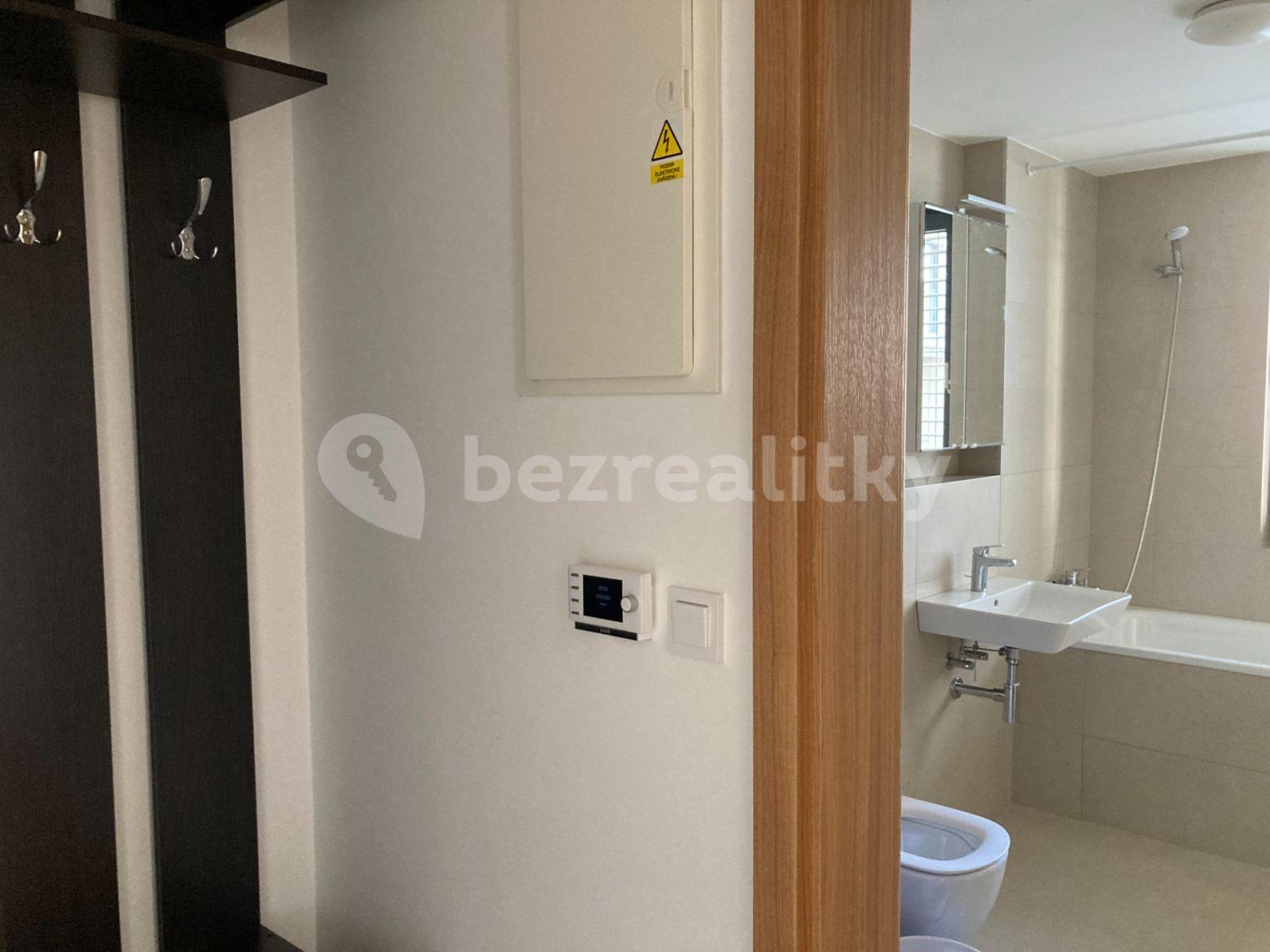 Pronájem bytu 1+kk 34 m², Šenácká, Praha, Praha