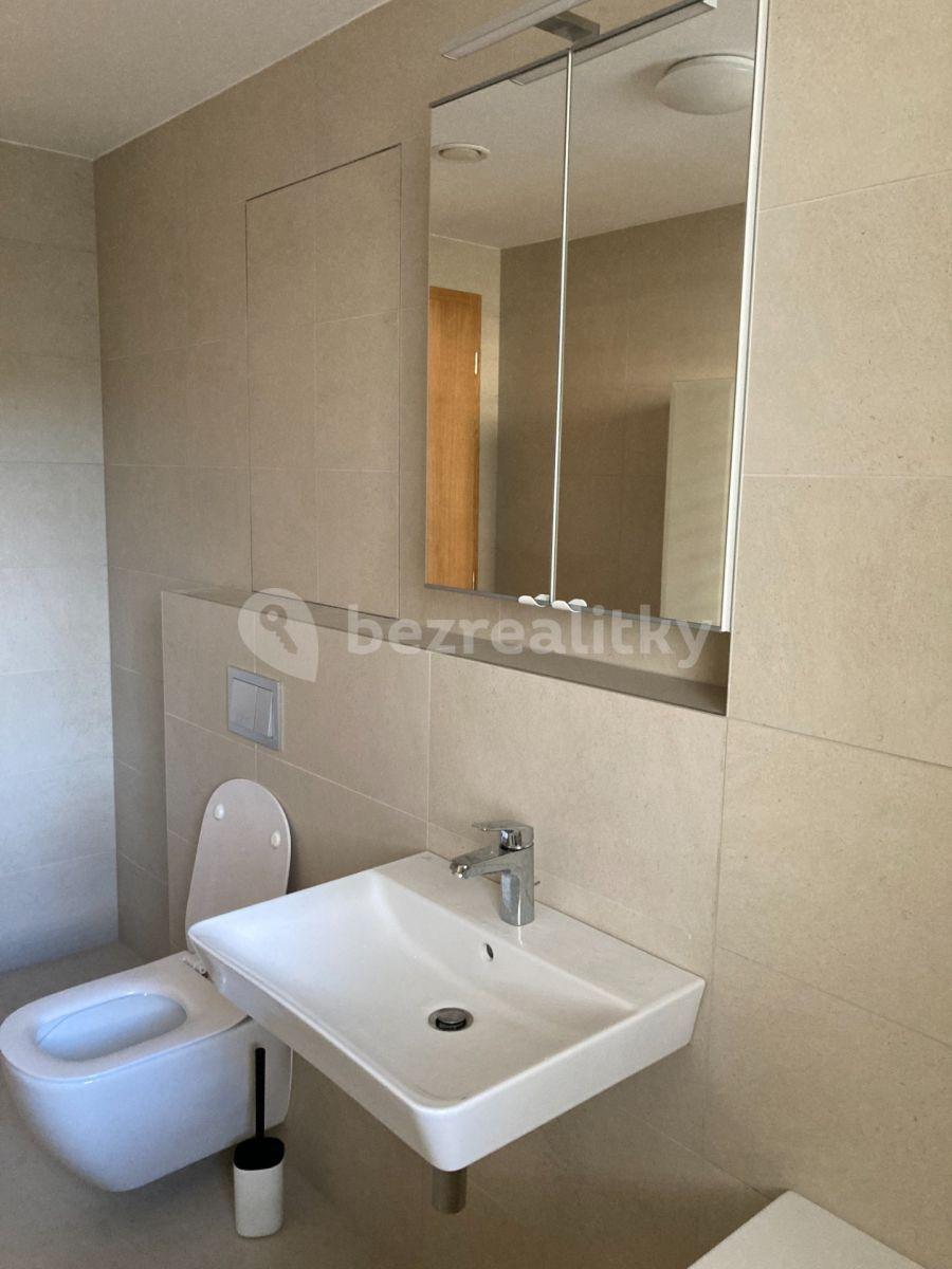 Pronájem bytu 1+kk 34 m², Šenácká, Praha, Praha