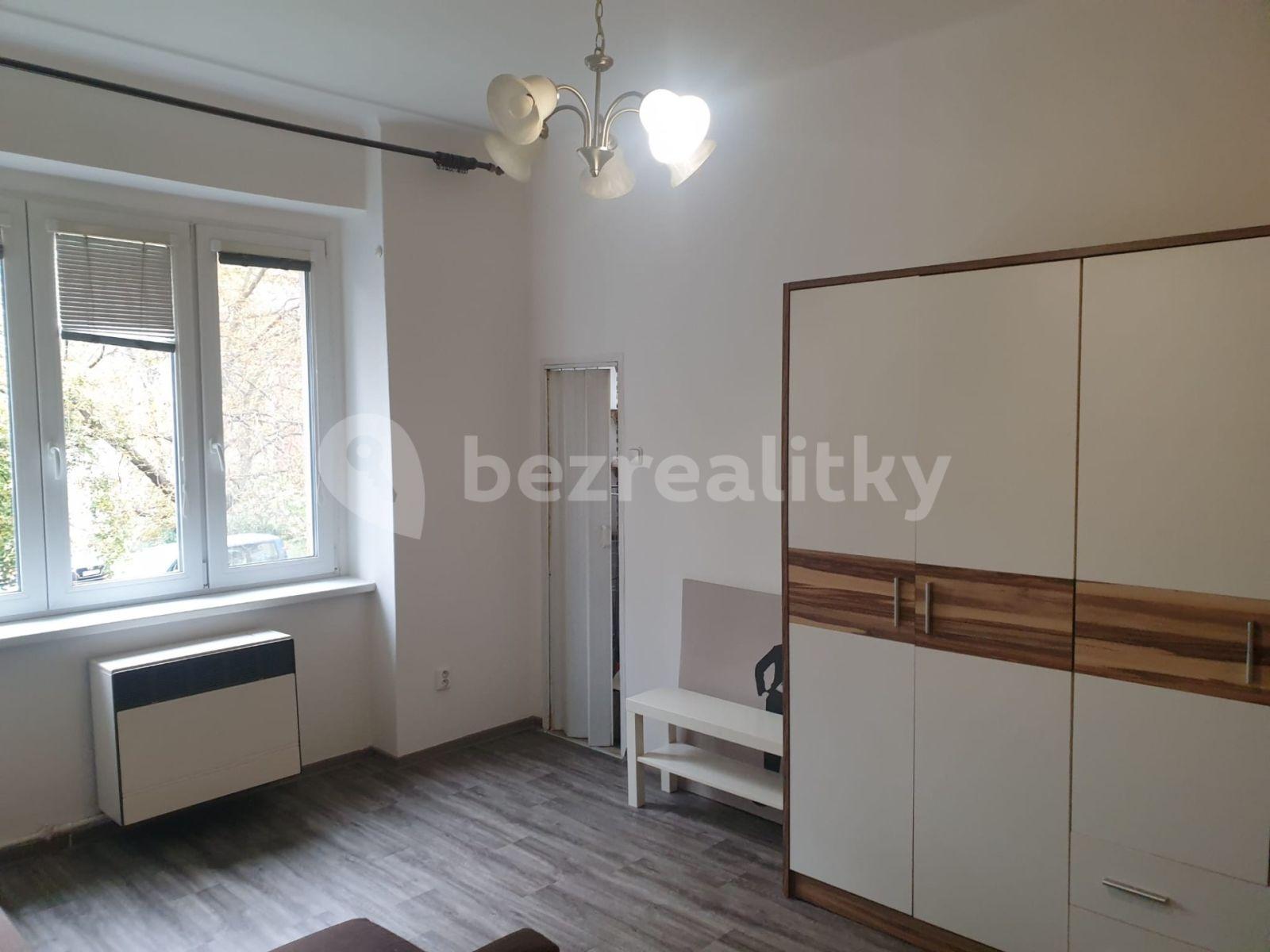 Pronájem bytu 1+kk 25 m², Kbelská, Praha, Praha