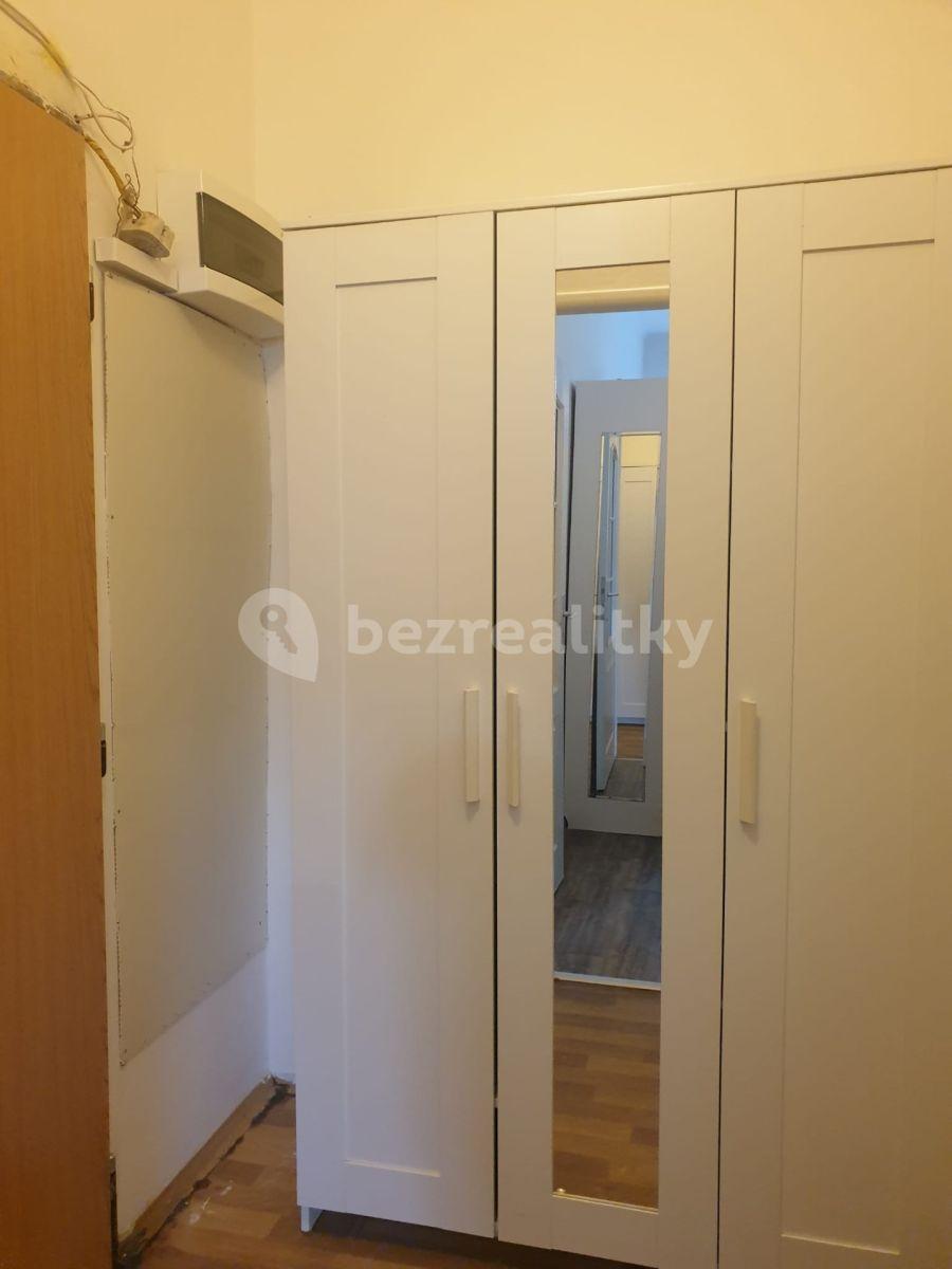 Pronájem bytu 1+kk 25 m², Kbelská, Praha, Praha