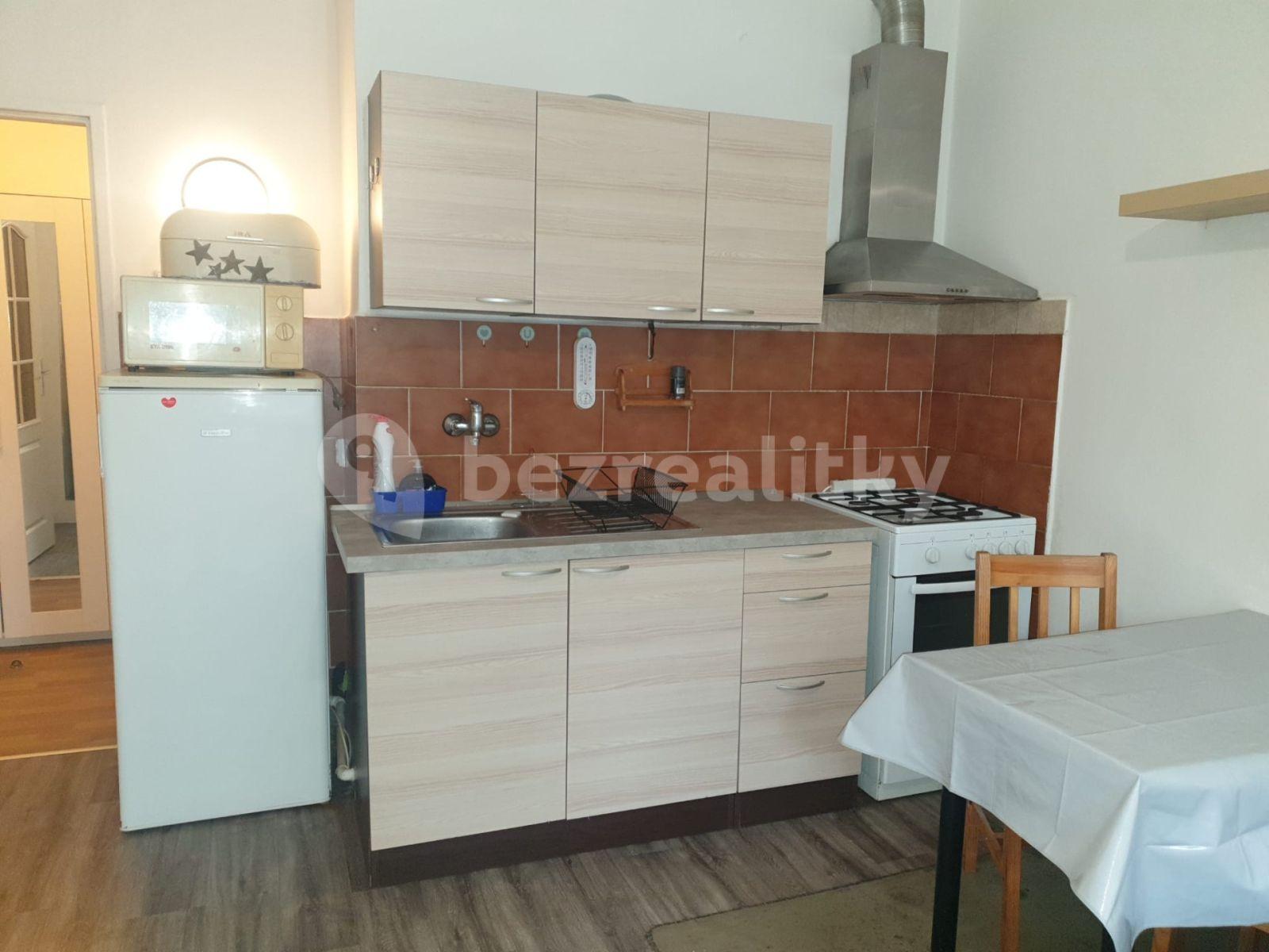 Pronájem bytu 1+kk 25 m², Kbelská, Praha, Praha