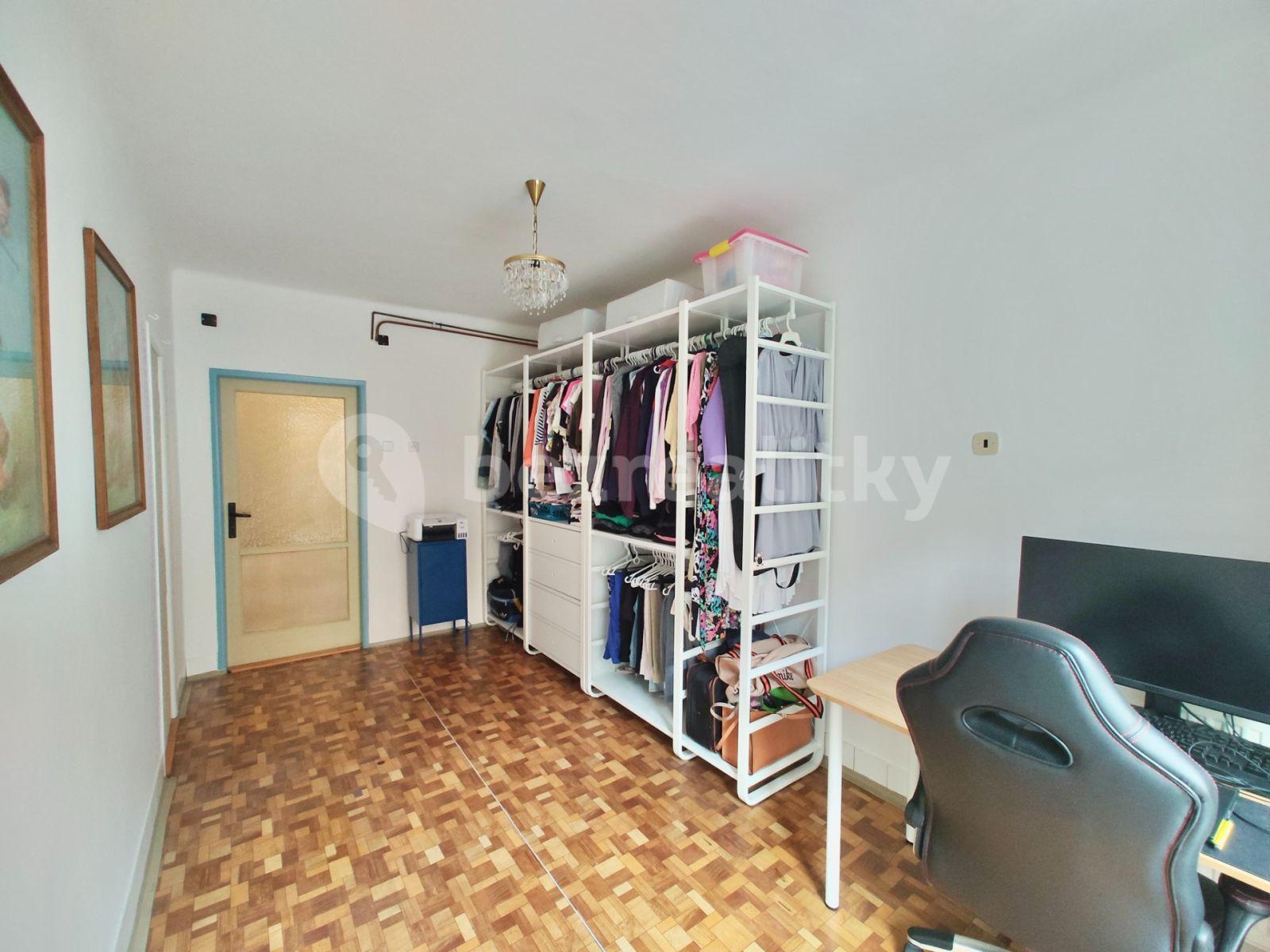 Prodej bytu 3+kk 78 m², Nemocniční, Praha, Praha