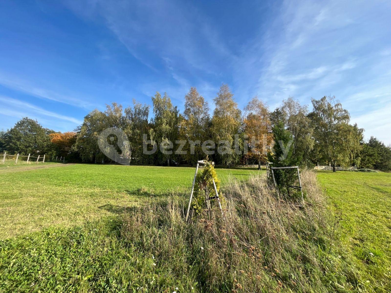 Prodej pozemku 1.200 m², Na Stráni, Sulice, Středočeský kraj