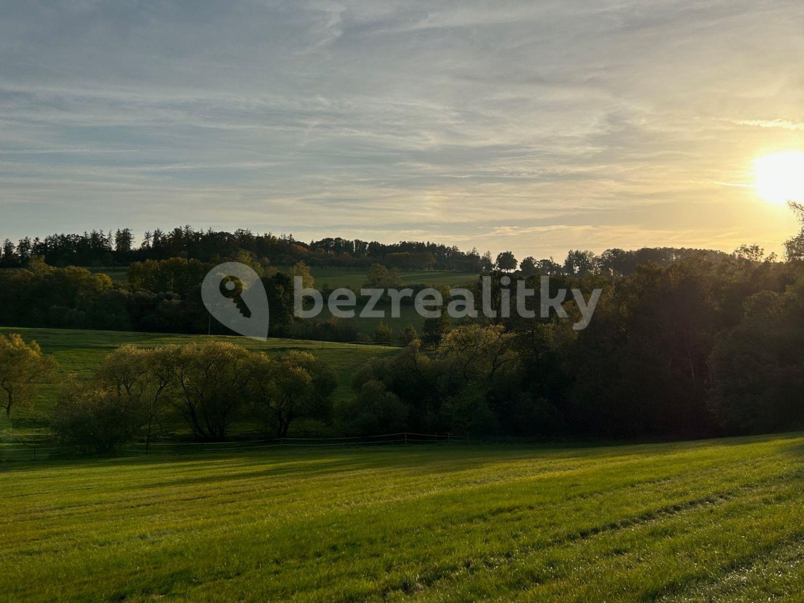 Prodej pozemku 1.200 m², Na Stráni, Sulice, Středočeský kraj