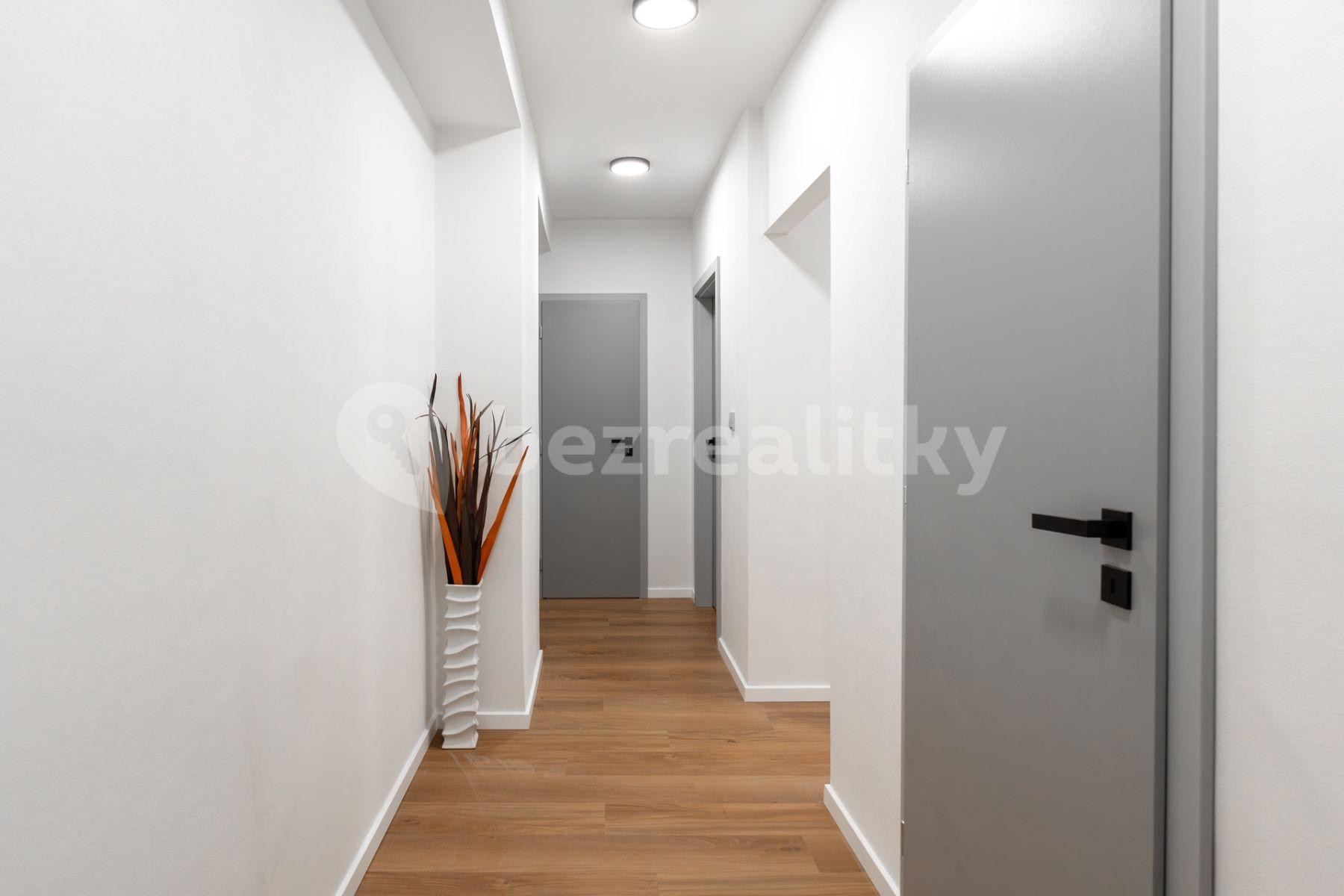 Prodej bytu 2+1 55 m², Dobšická, Praha, Praha