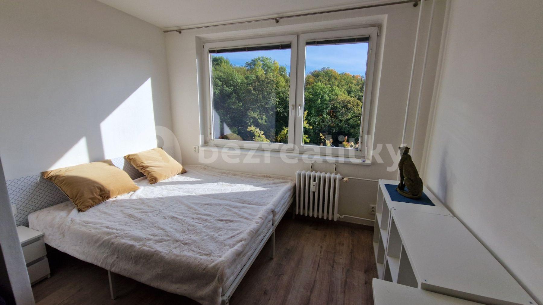 Pronájem bytu 1+kk 30 m², Pod Lysinami, Praha, Praha