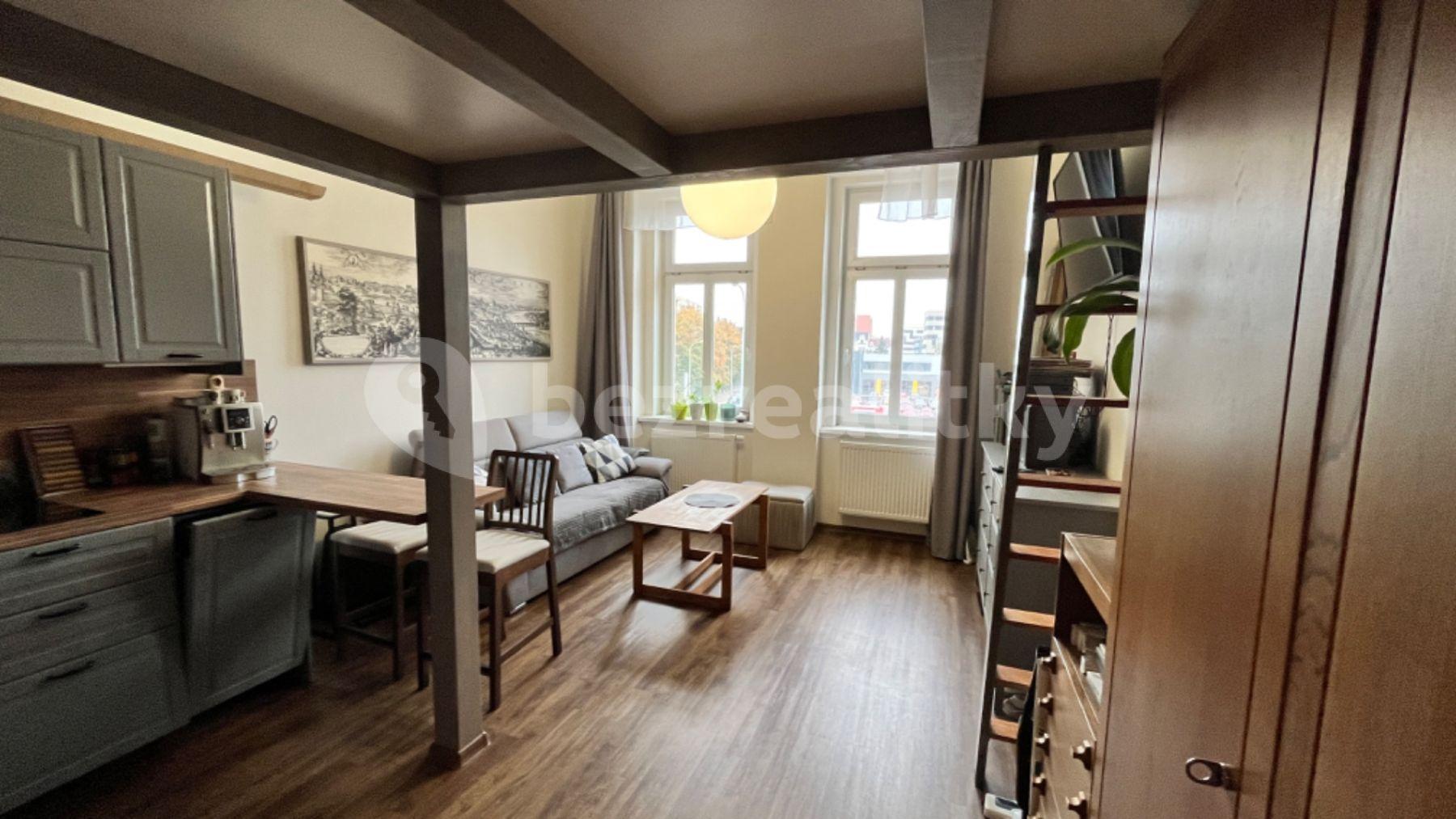 Pronájem bytu 1+kk 30 m², Plynární, Praha, Praha