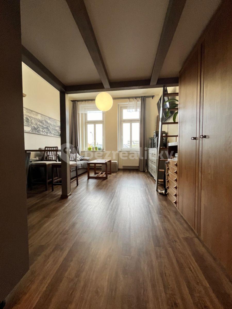 Pronájem bytu 1+kk 30 m², Plynární, Praha, Praha