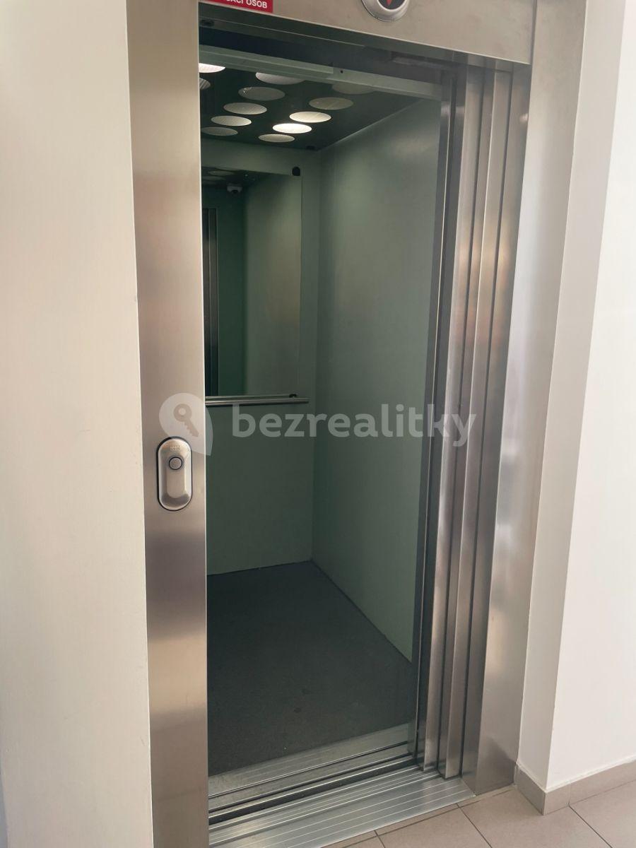 Pronájem bytu 2+kk 63 m², Cholupická, Praha, Praha