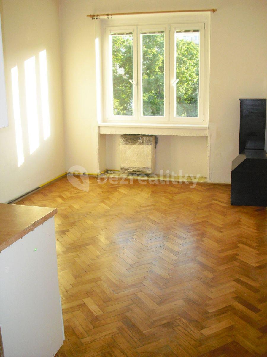 Pronájem bytu 1+kk 20 m², Kovářská, Praha, Praha