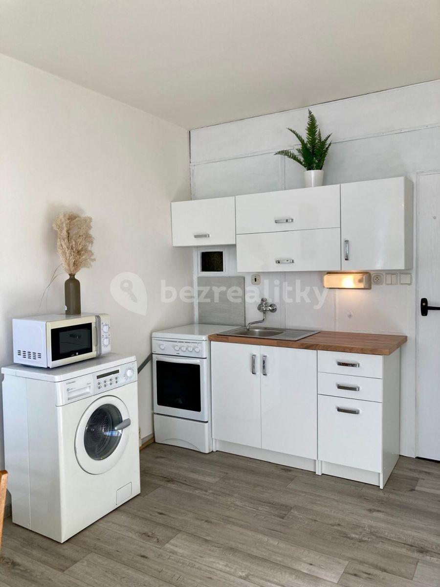 Pronájem bytu 3+1 70 m², Pod Strání, Praha, Praha