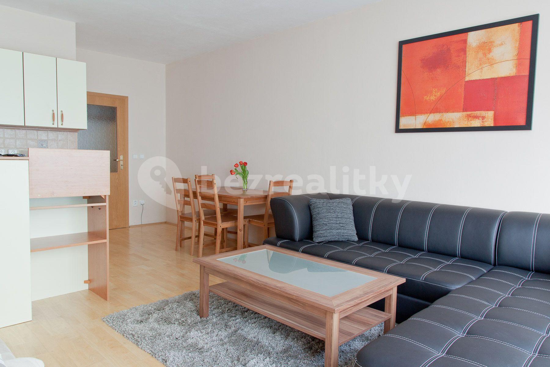 Pronájem bytu 1+kk 35 m², Počernická D, Praha, Praha