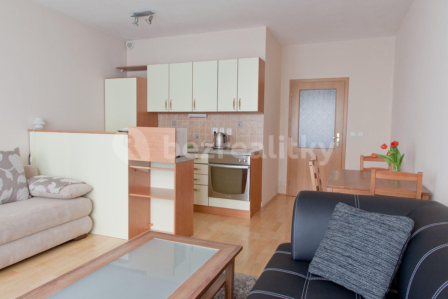 Pronájem bytu 1+kk 35 m², Počernická D, Praha, Praha