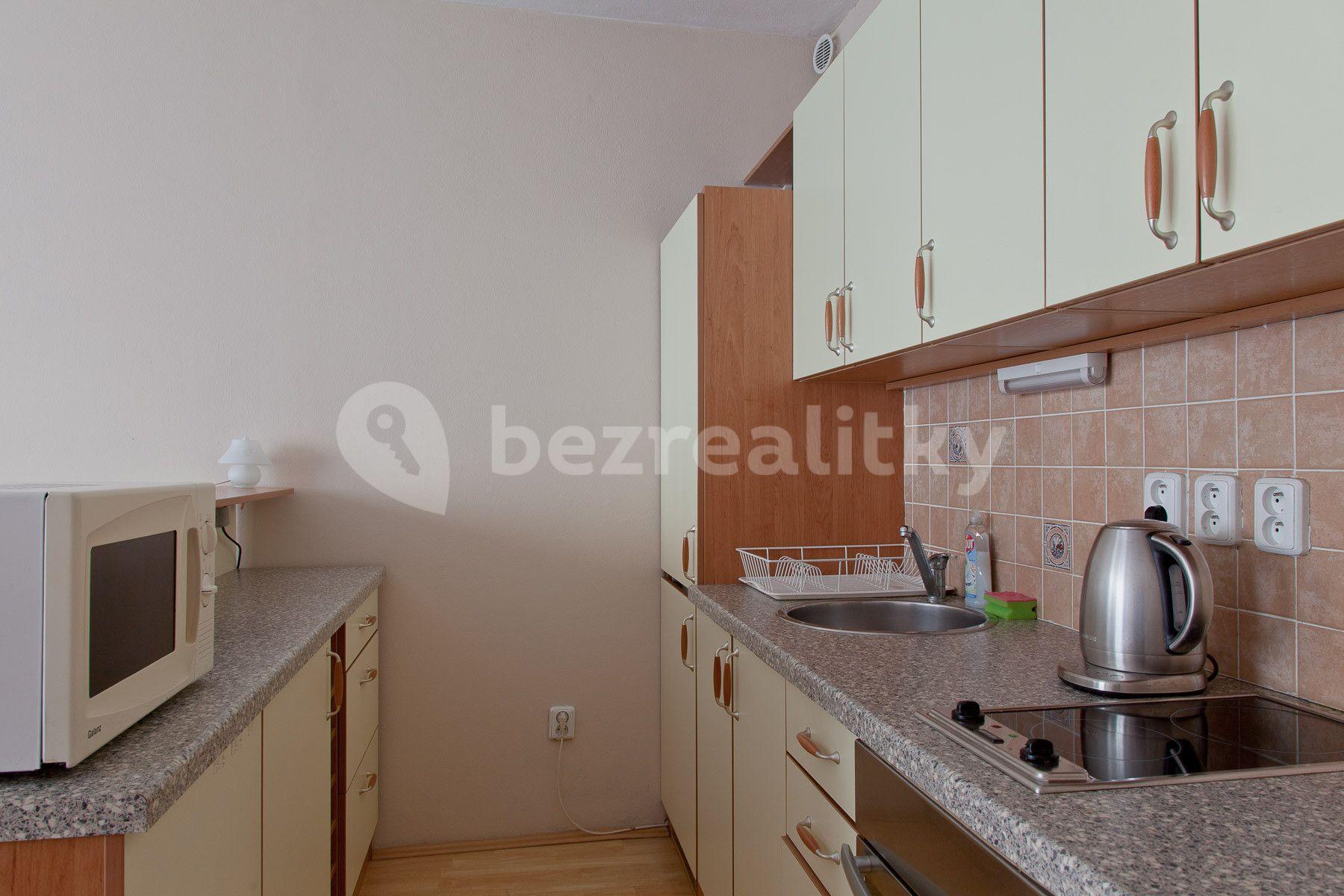 Pronájem bytu 1+kk 35 m², Počernická D, Praha, Praha