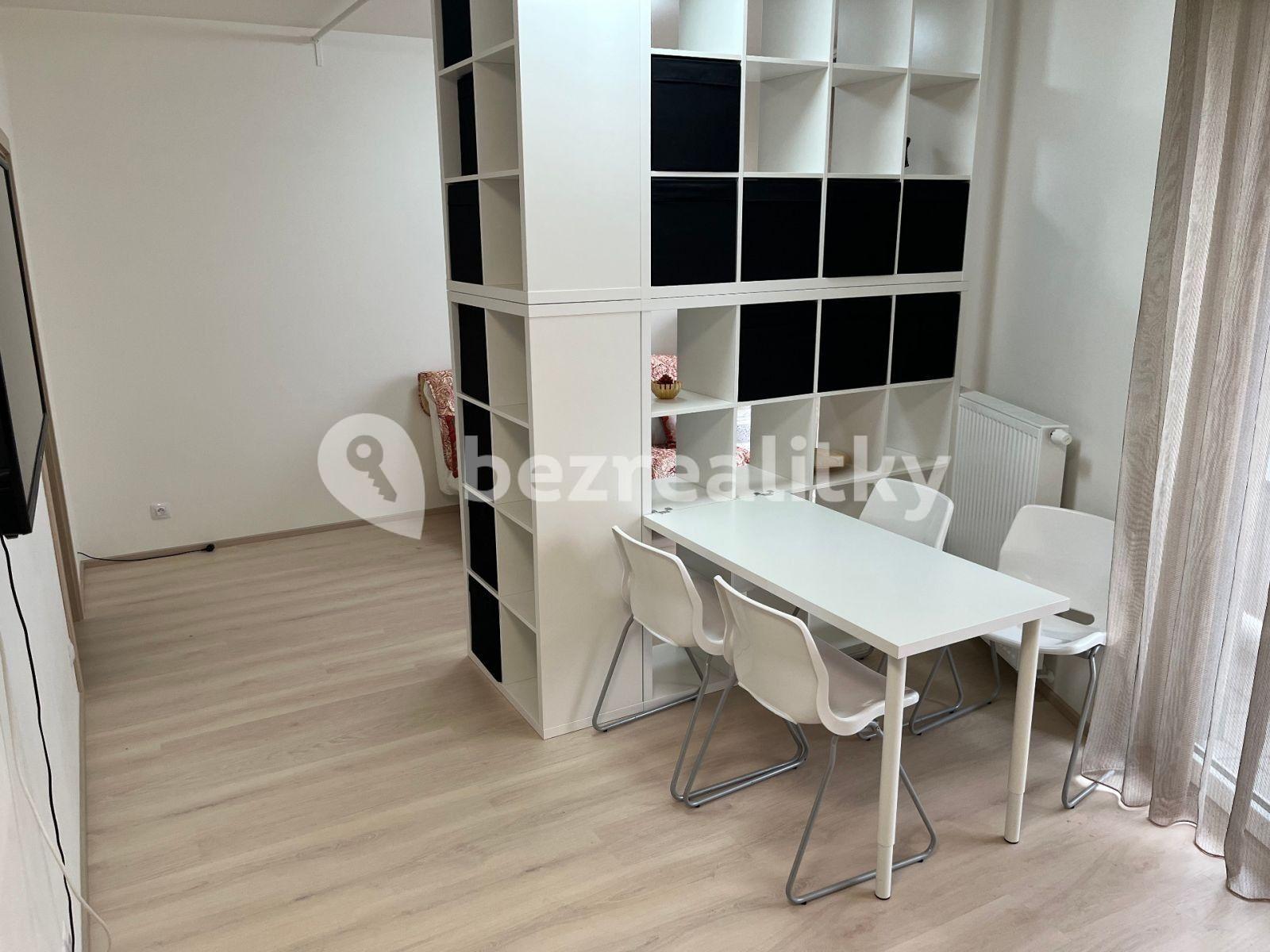 Pronájem bytu 1+kk 40 m², Sazovická, Praha, Praha