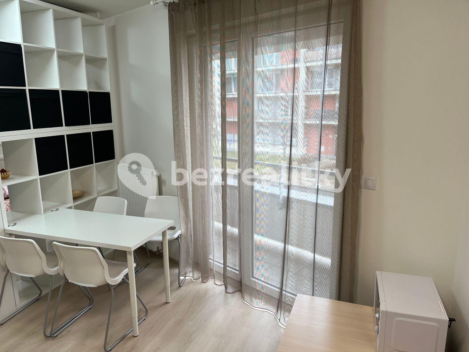 Pronájem bytu 1+kk 40 m², Sazovická, Praha, Praha