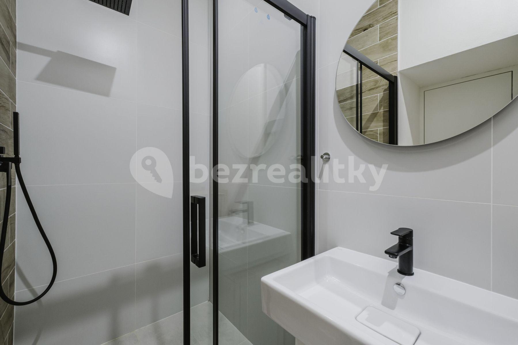 Pronájem bytu 2+1 47 m², Pisecka, Praha, Praha