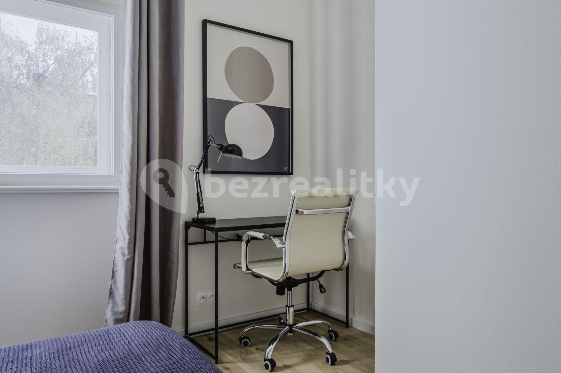 Pronájem bytu 2+1 47 m², Pisecka, Praha, Praha