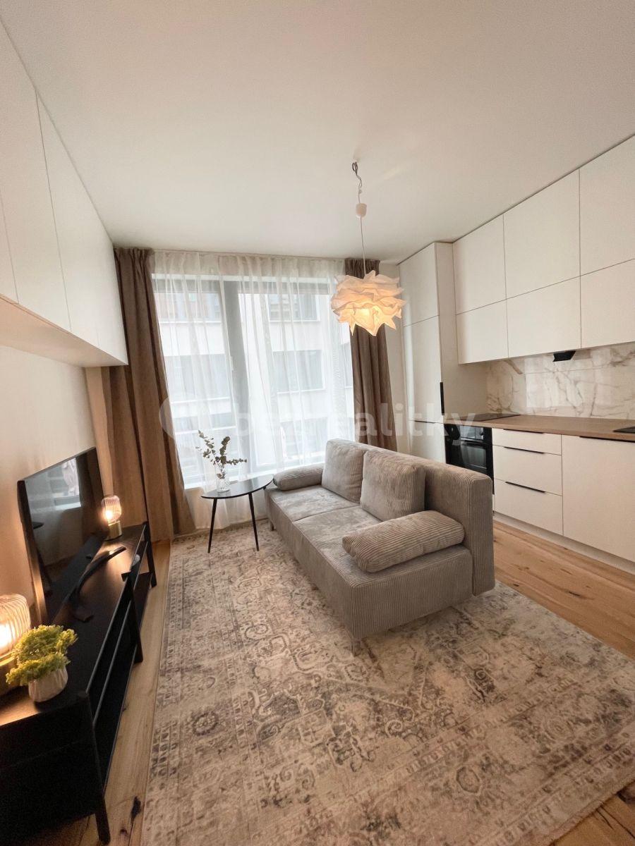 Pronájem bytu 1+kk 28 m², Sokolovská, Praha, Praha